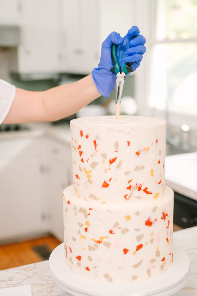 removing dowels from wedding cake